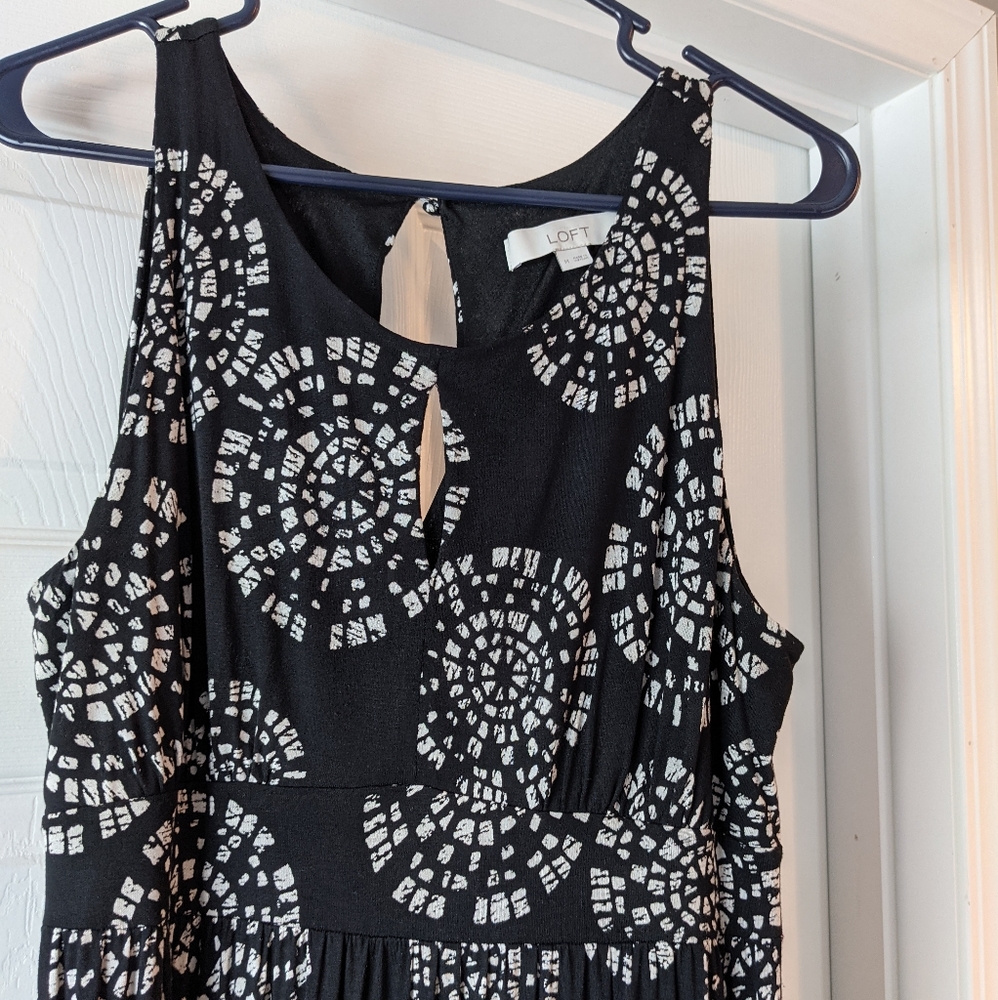 LOFT Medium Maxi Keyhole Dress Black and Off White